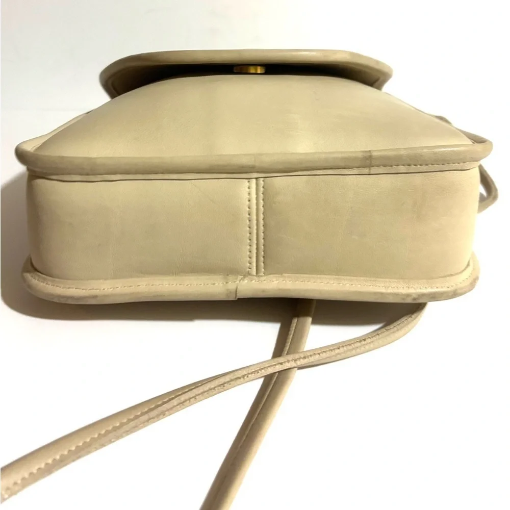 Coach vintage distressed